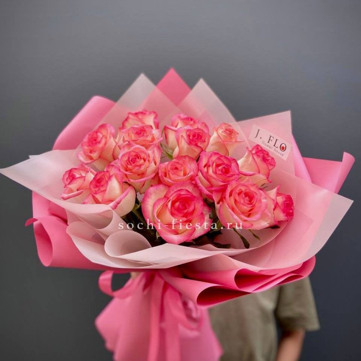 15 роз "Джумилия" в Кирове