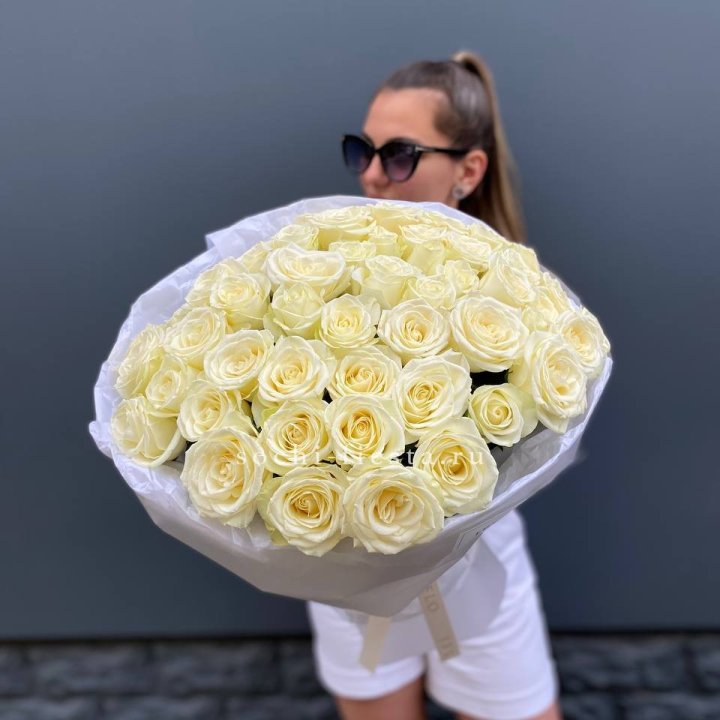 51 белая роза  в Кирове