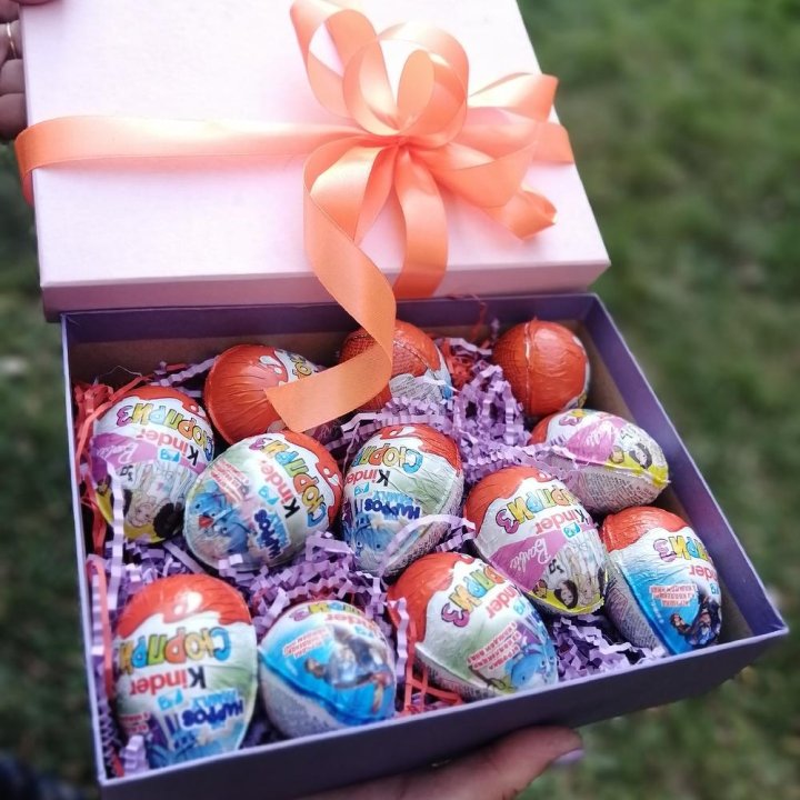 Коробка с киндерами в Кирове