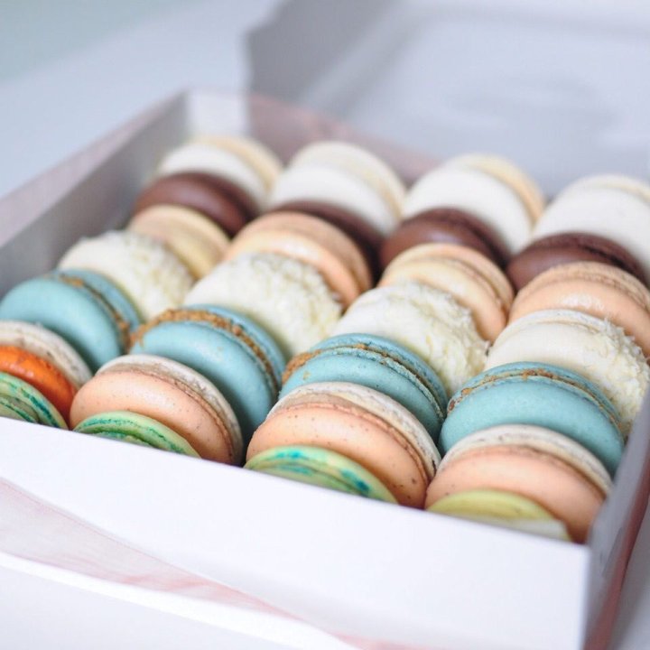 Коробка макаронс 25 шт. в Кирове