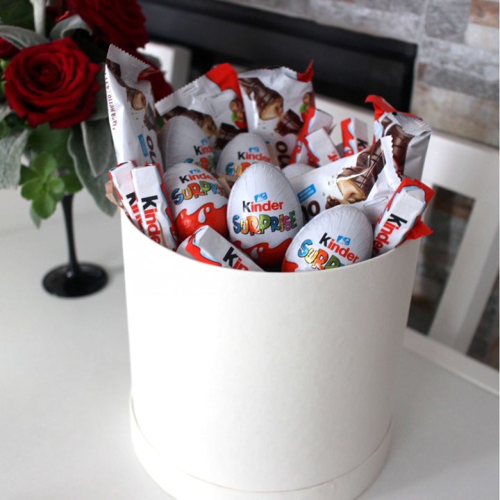 Коробка с киндерами  в Кирове