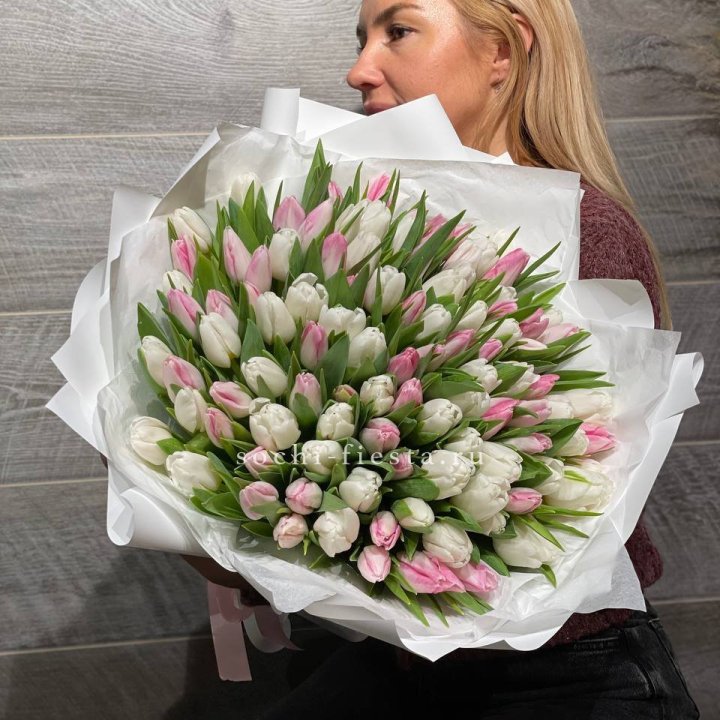 101 тюльпан нежный микс в Кирове