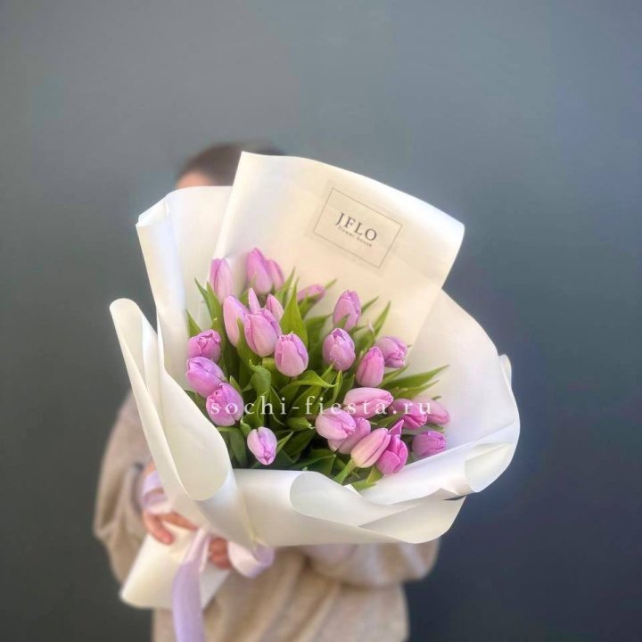 25 сиреневых тюльпанов в Кирове