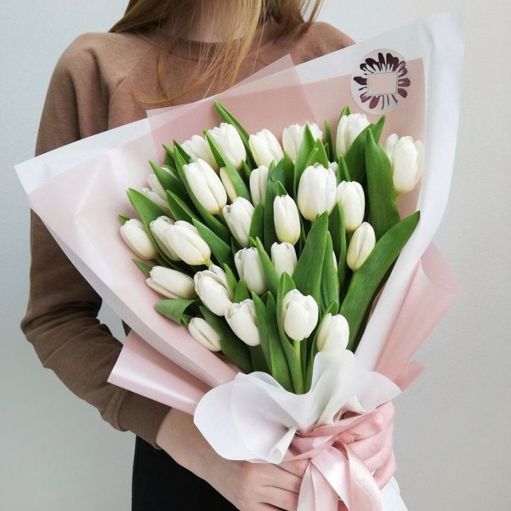 Букет белых тюльпанов "Моника" в Кирове