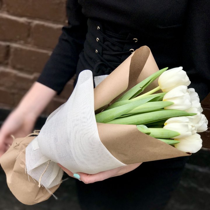 Букет белых тюльпанов в Кирове