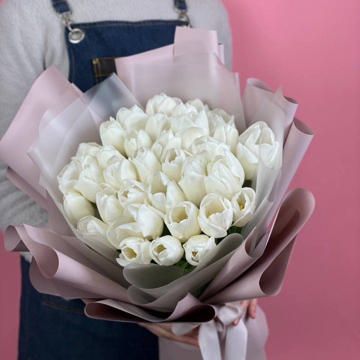 Букет белых тюльпанов "Пур-пур" в Кирове